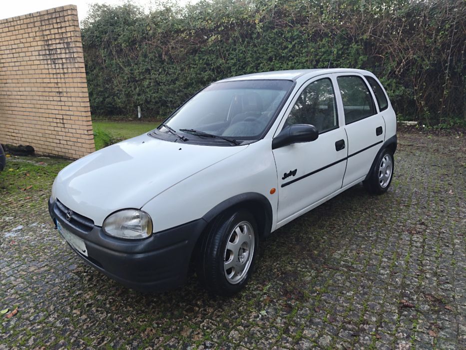Opel corsa B 1.5 D  5 lugares ( LER ANÚNCIO )