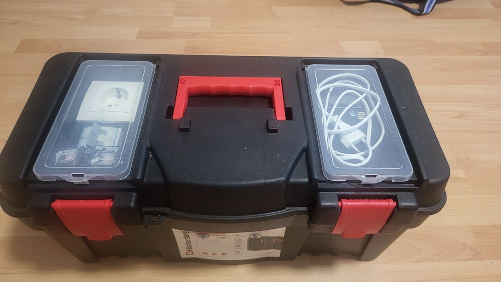 Джерело безперебійного живлення.