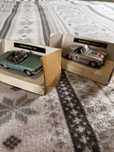Lote de 2 miniaturas de carros mercedes