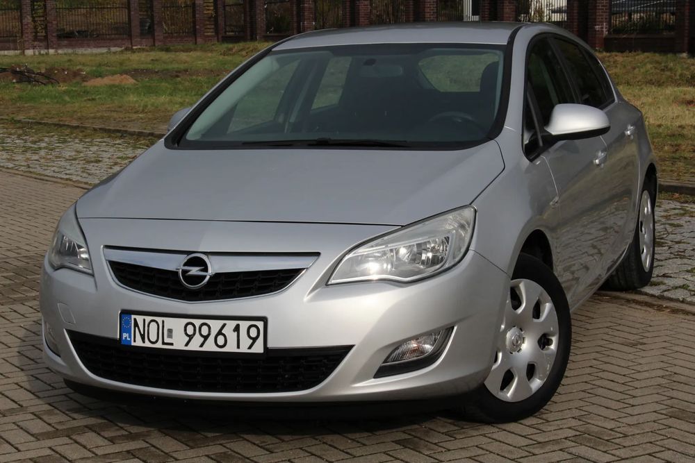 Opel Astra 90KM,,Klimatronic,grzane fotele,,niski przebieg