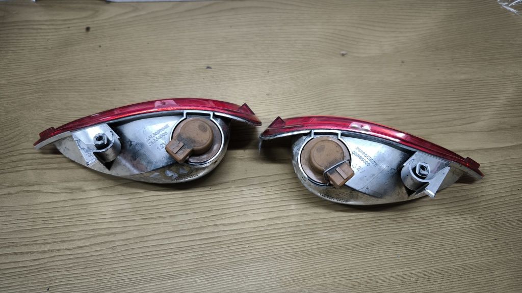 Dois Farolins de Renault Megane 4 traseiros