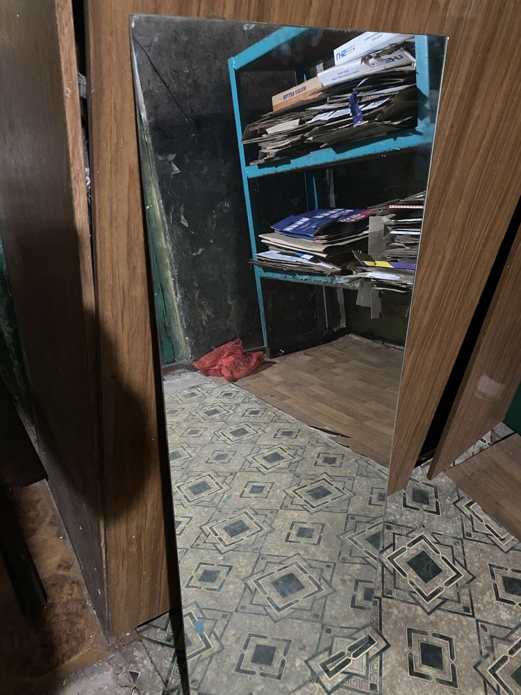 Зеркала Гарний стан безкоштовно