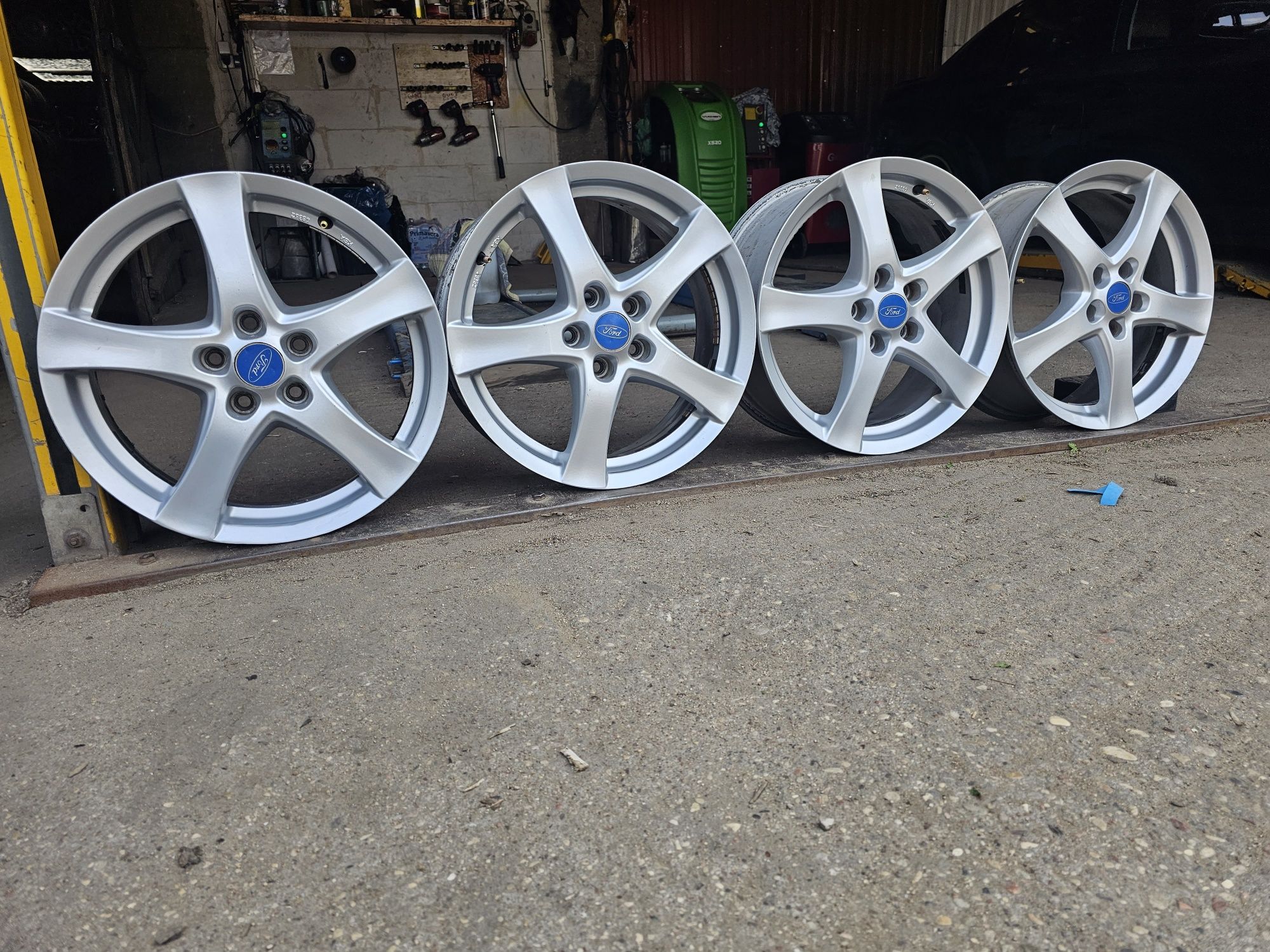 Felgi Aluminiowe Ford R17 5x108 ET50-7J