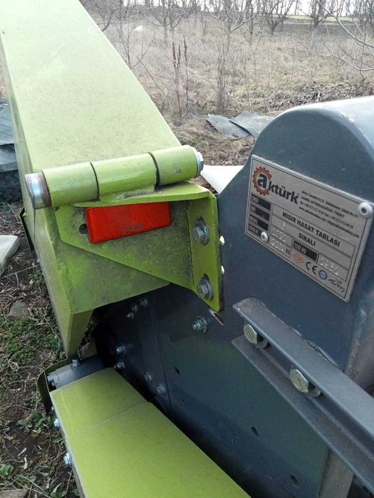 Жатка кукурузная. 6-ти рядна. Б/у . Жниварка кукурудзяна