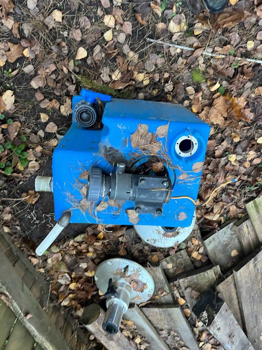 Zbiornik na fekalia do jachtu żaglowego lub motorowego wraz z macerat.