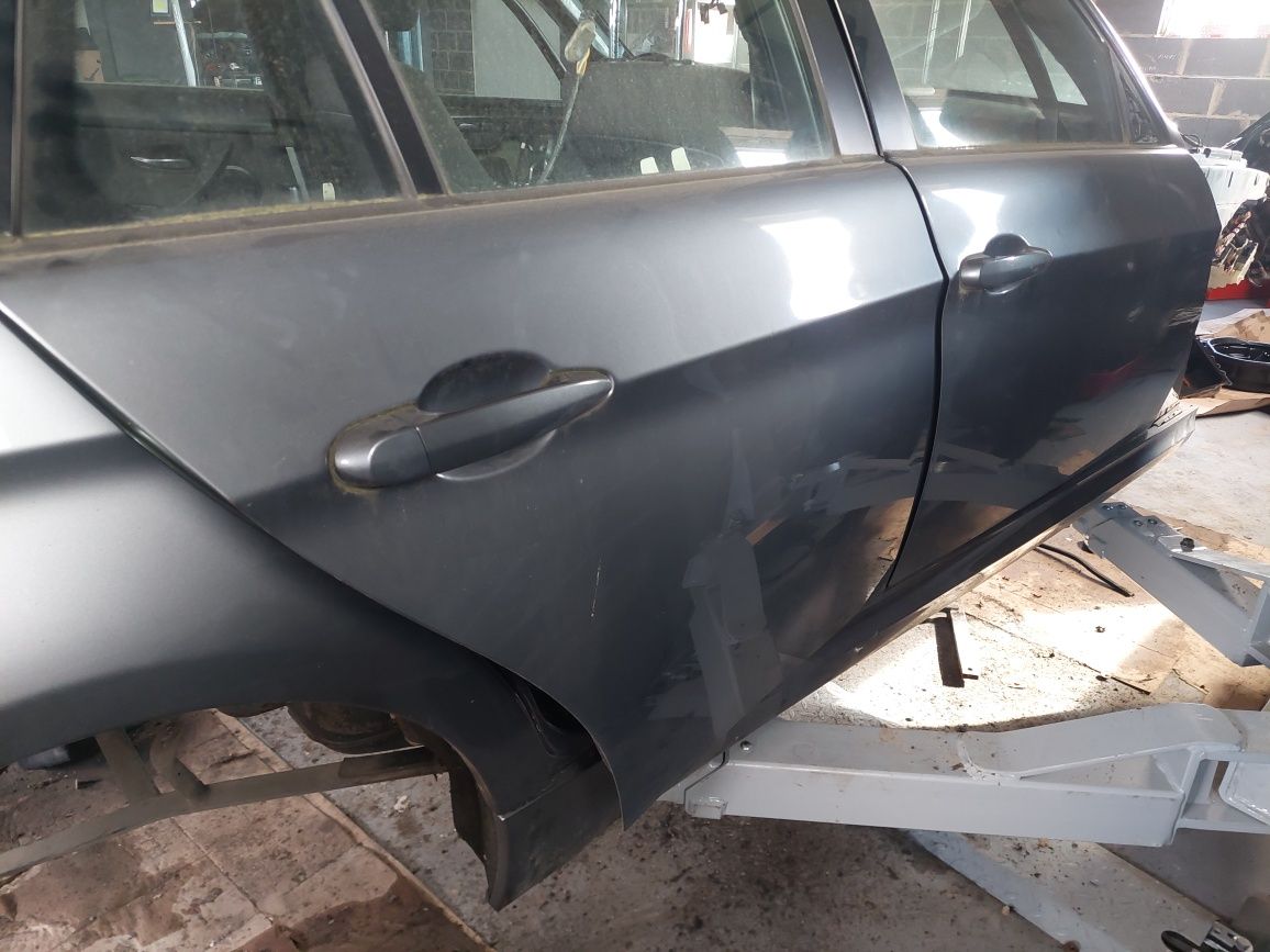 a52 spacegrau szare drzwi prawe przod tyl bmw e90 e91 sedan kombi