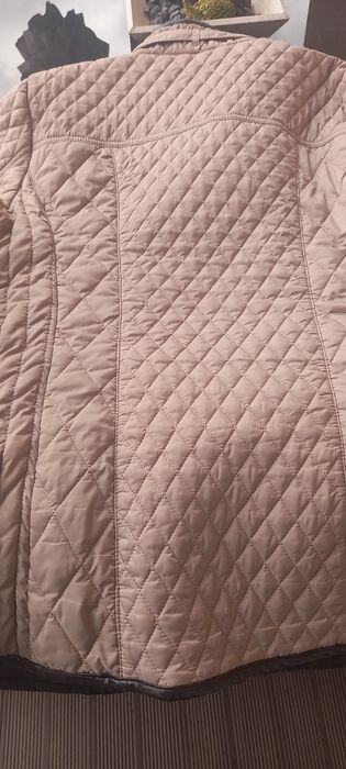 Parka de senhora. Se comprar outra do anúncio faço 20€ cada