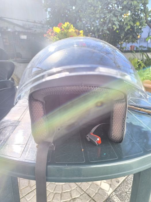 Capacete moto ou trotineta com viseira