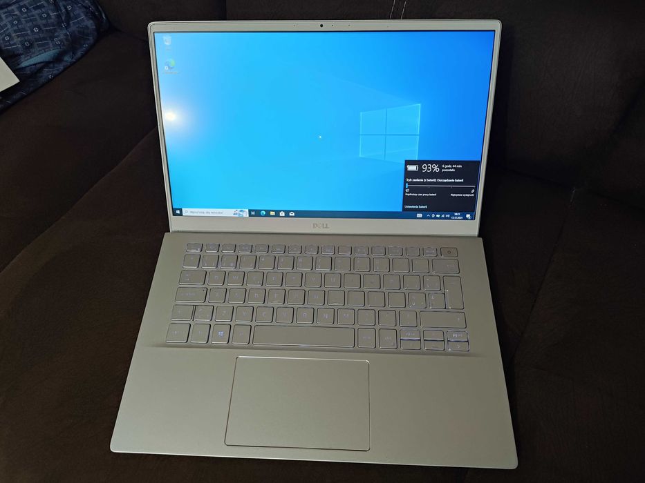 Dell Ryzen7 8-Core. Backlit. FHD IPS. NVME. 16 DDR4. 6 Godzin bateria