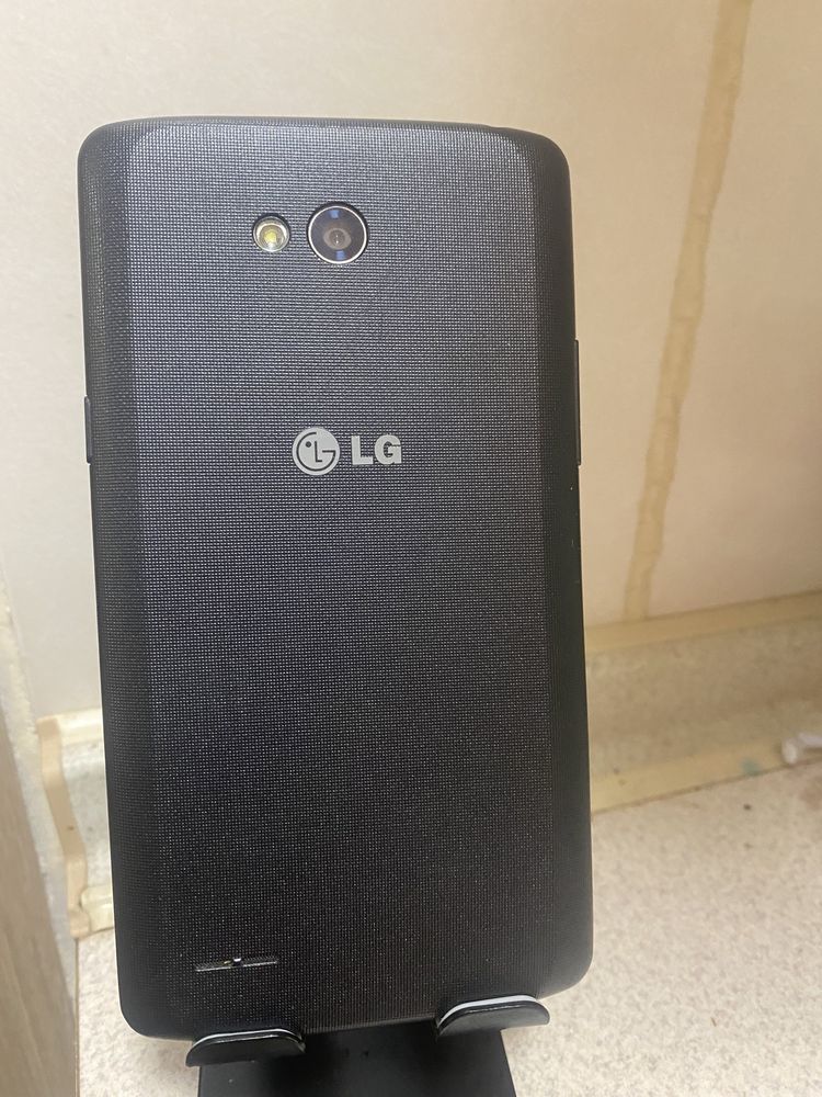 Телефон LG D380