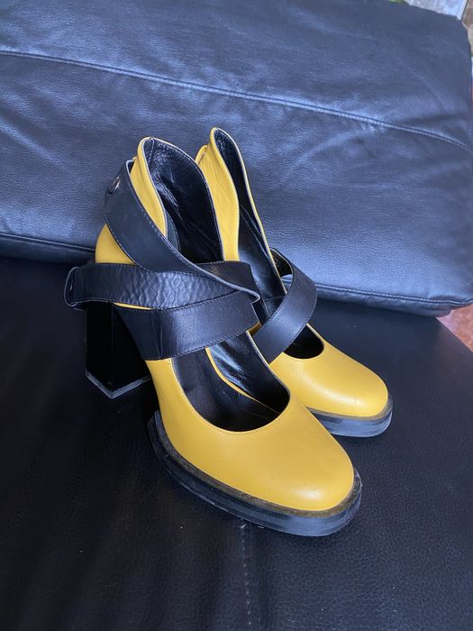 Ilvi sapatos de couro amarelo, usados pouquíssimas vezes