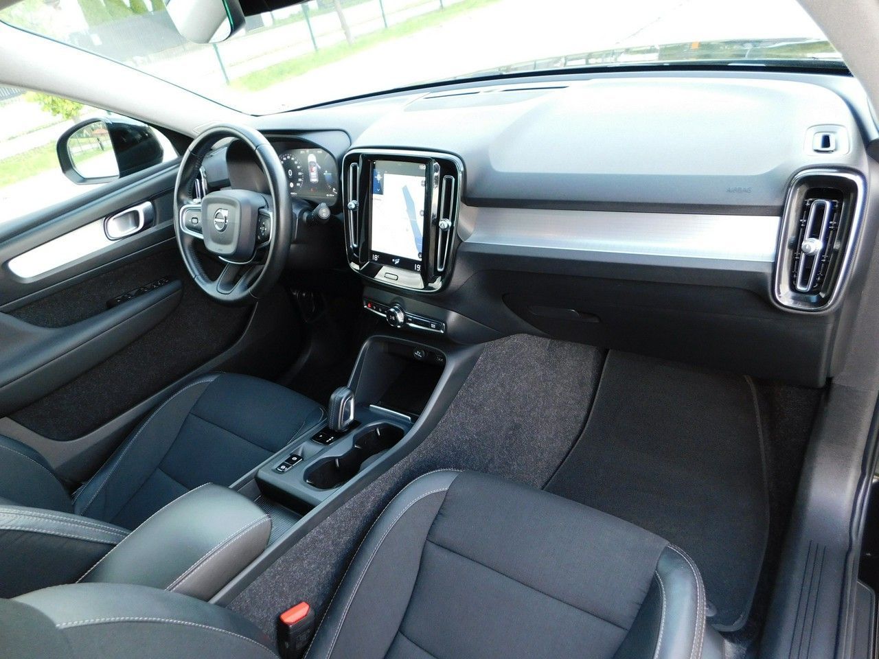 Volvo XC 40 z Gwarancją Bezwypadkowy100%