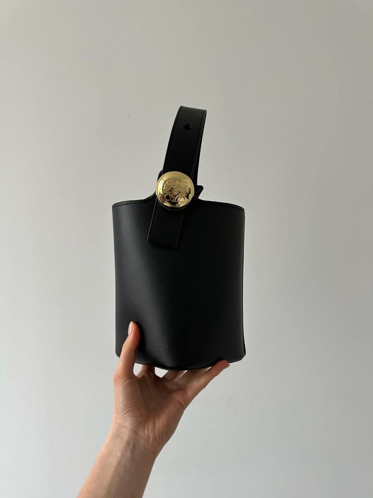 Torebka Loewe Mini Pebble Bucket Bag in Smooth Calfskin Black