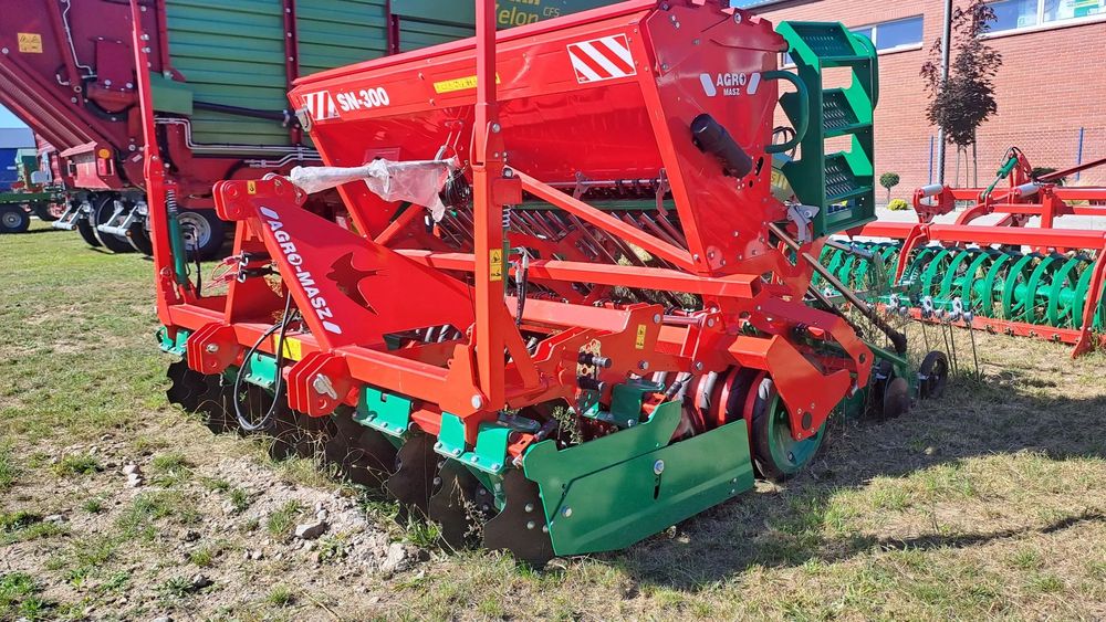 Agro-Masz SN-300  Agregat uprawowo siewny Agro-Masz AN300