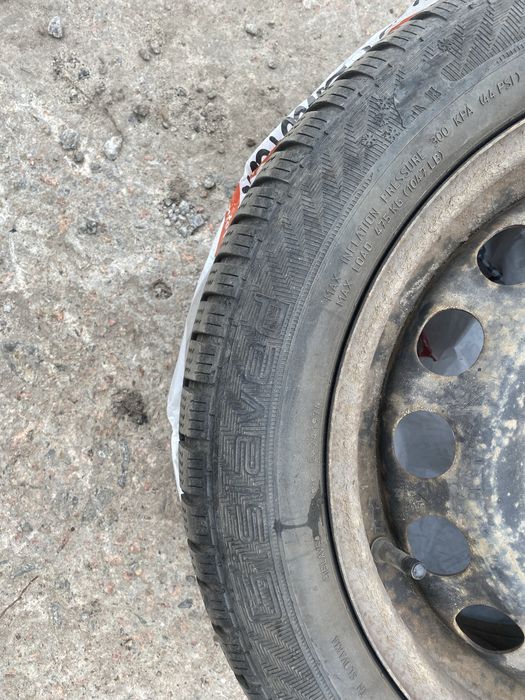 Диски з зимовими шинами