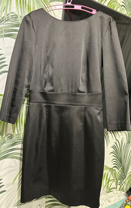 Чорна сукня з перлинками