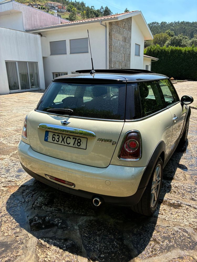 Mini Cooper D 1.6 112cv