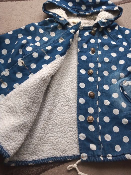 Тепла куртка на осінь,зиму