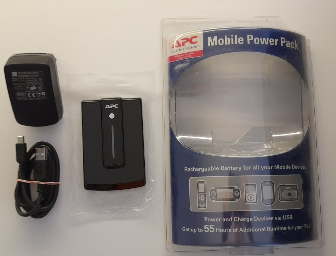 APC Mobile Power Pack, повербанк