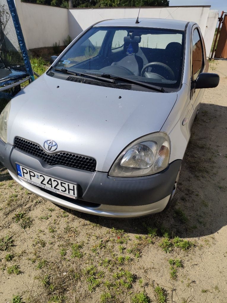 Sprzedam Toyotę Yaris 1.0 benzyna