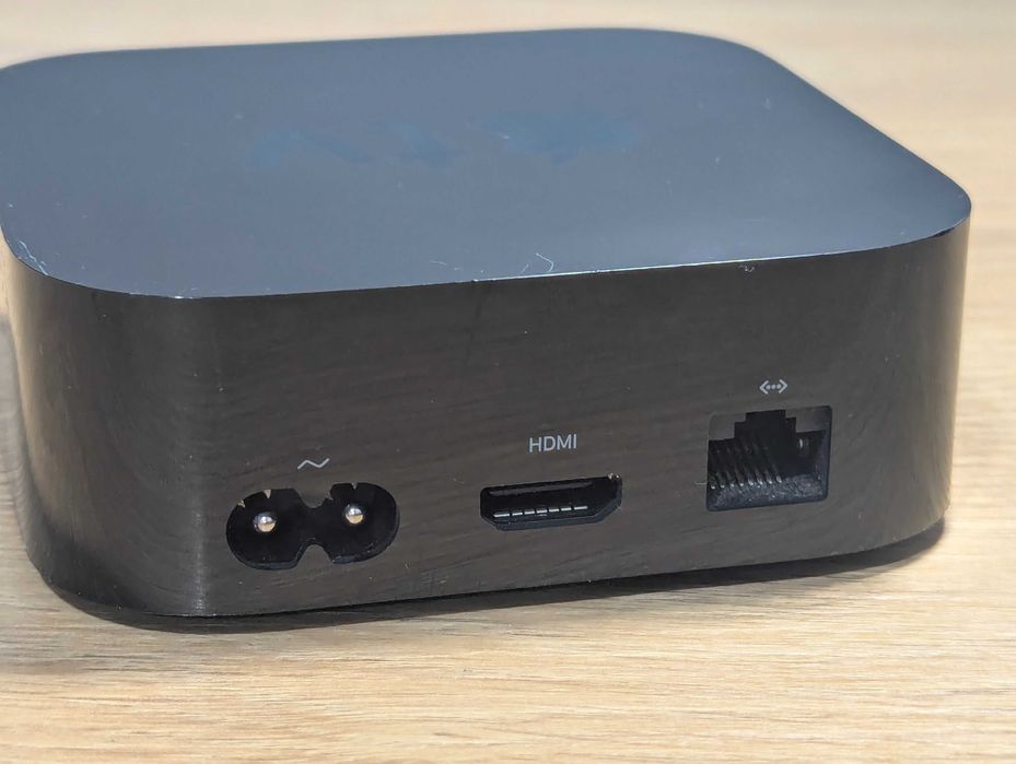 Apple TV 4K модель A1842 (MQD22) медиа плеер 4K (Первое поколение)