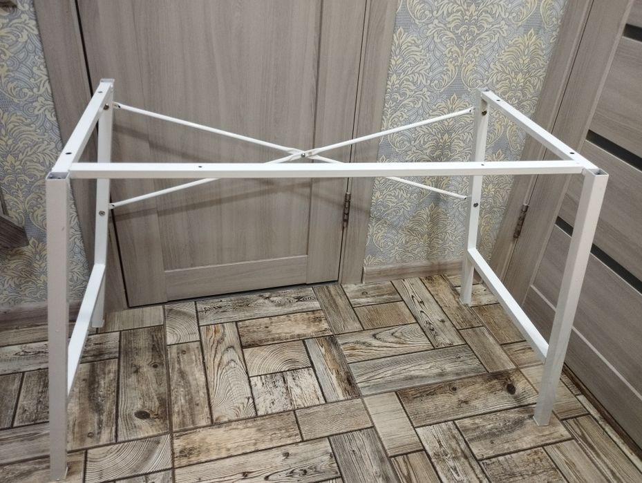 Опори для столів різні