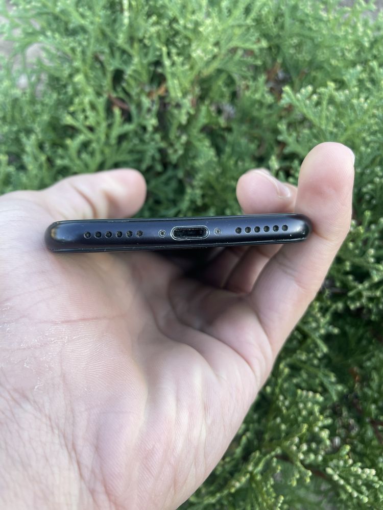 Продам iphone se 2020 64gb