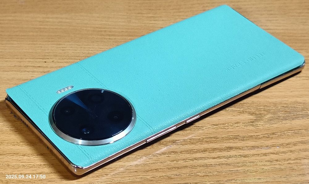 TECNO Spark 20 Pro Plus. 8/256gb., На запчастини.