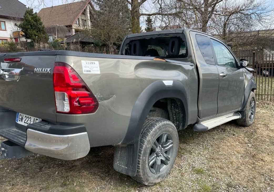 Разборка Toyota Hilux бампер