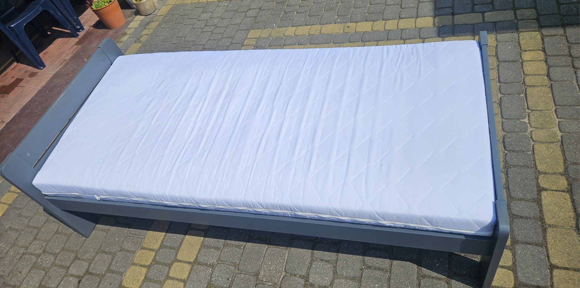 Łóżko 200×90 z materacem