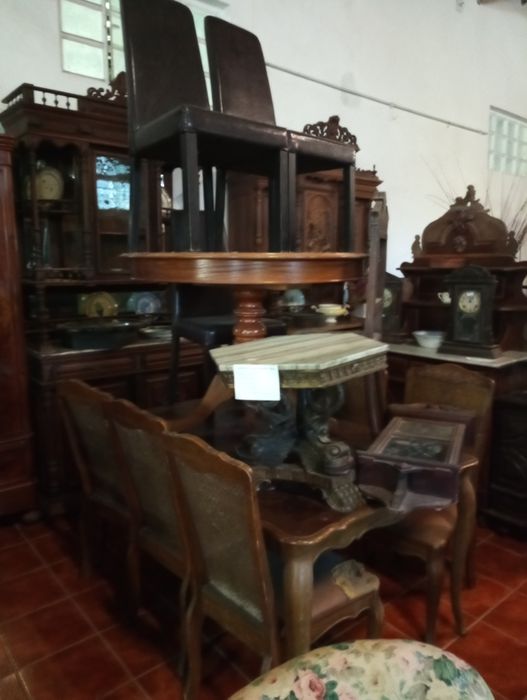 Recheio de loja de antiguidades