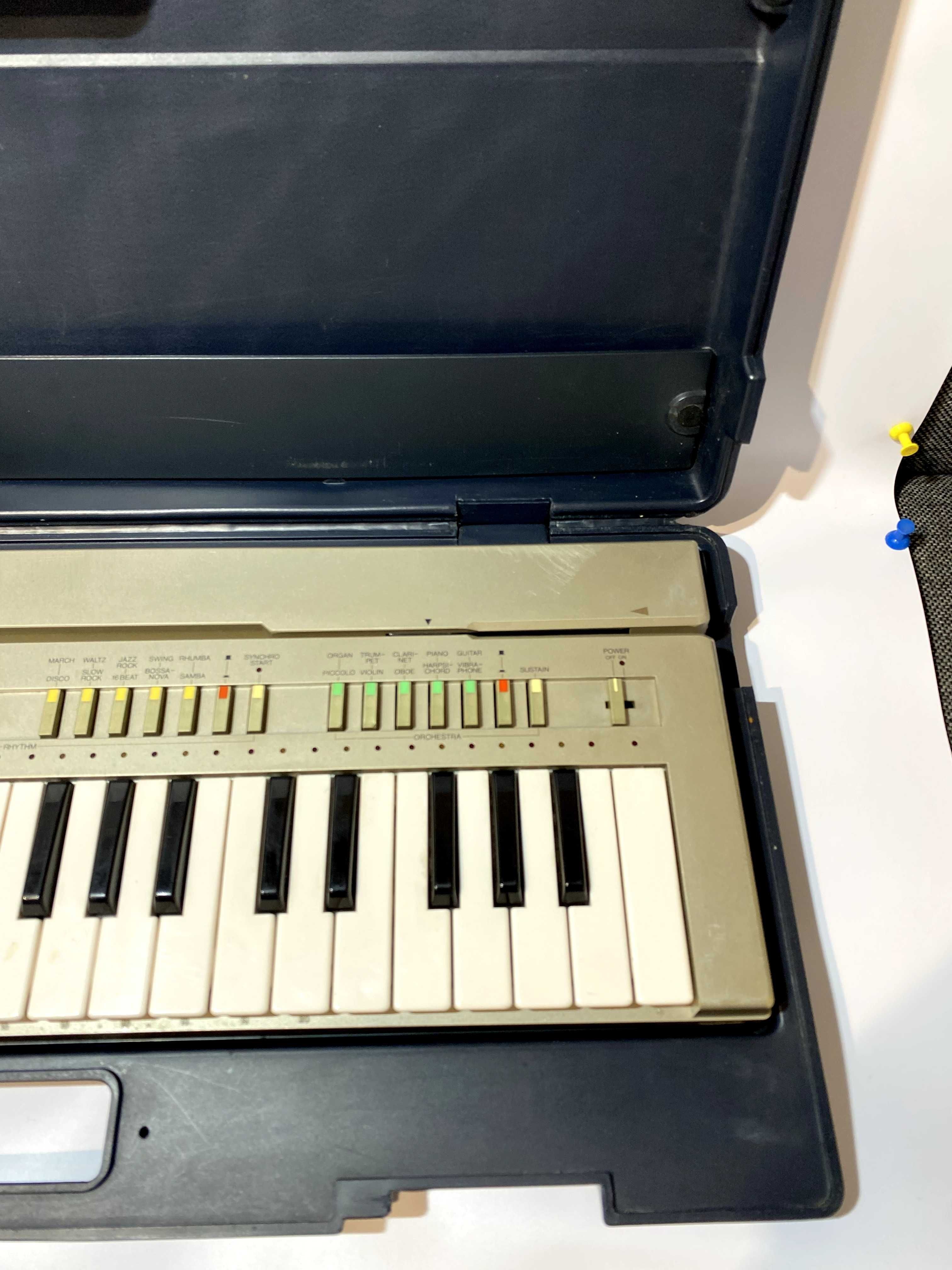 Yamaha PortaSound PC-100 keyboard z kartami, sprawna