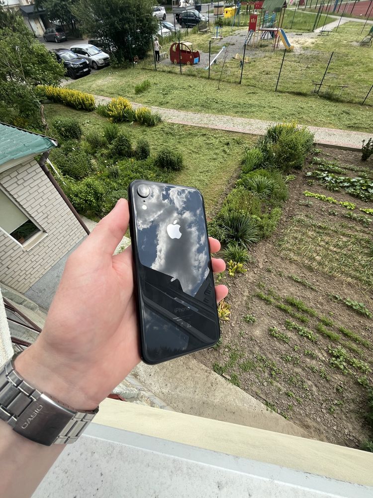 Продам Iphone XR 128Gb