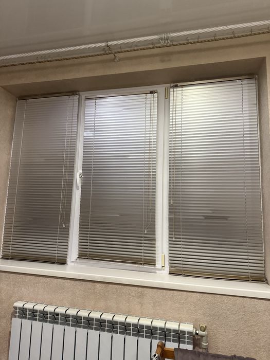 Продам жалюзі  на 2 вікна