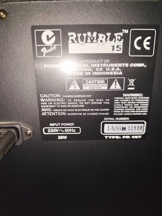 Amplificador de baixo Fender rumble 15