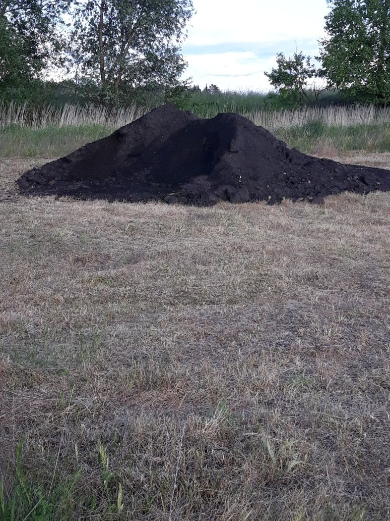 Żwir, piasek,pulpa,kamień,ziemia, czarnoziem  i inne materiały