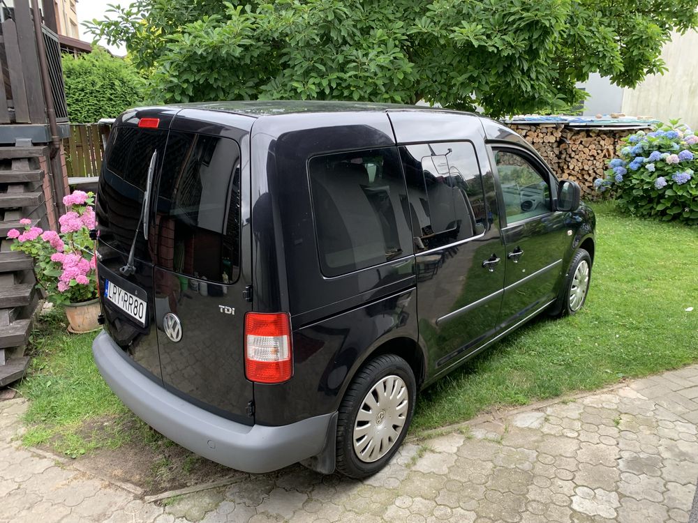 VW CADDY 1,9 Tdi 6 drzwi 2010 pierwszy rejestracja