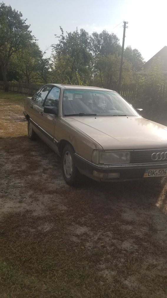 Продам Audi 200 2.2