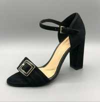 Clarks buty czarne skórzane zamszowe sandały słupek