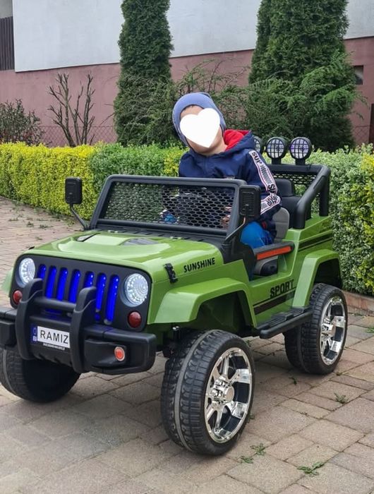 Електромобіль джип