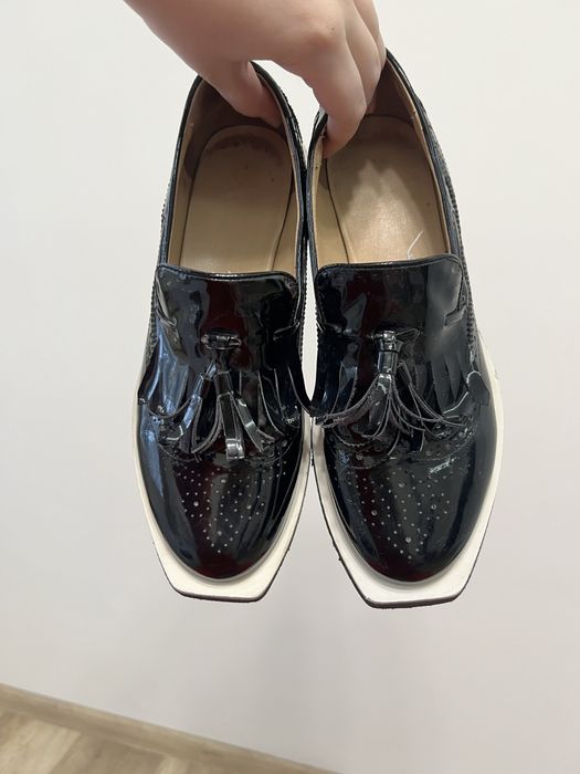 Лофери лакові Estro