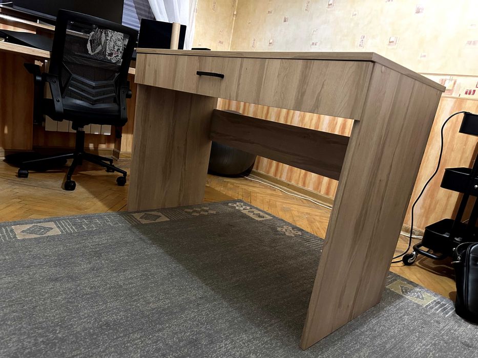 Zadb zadbane / Nowoczesne Biurko Dąb Sonoma z Szufladą - Stan Idealny