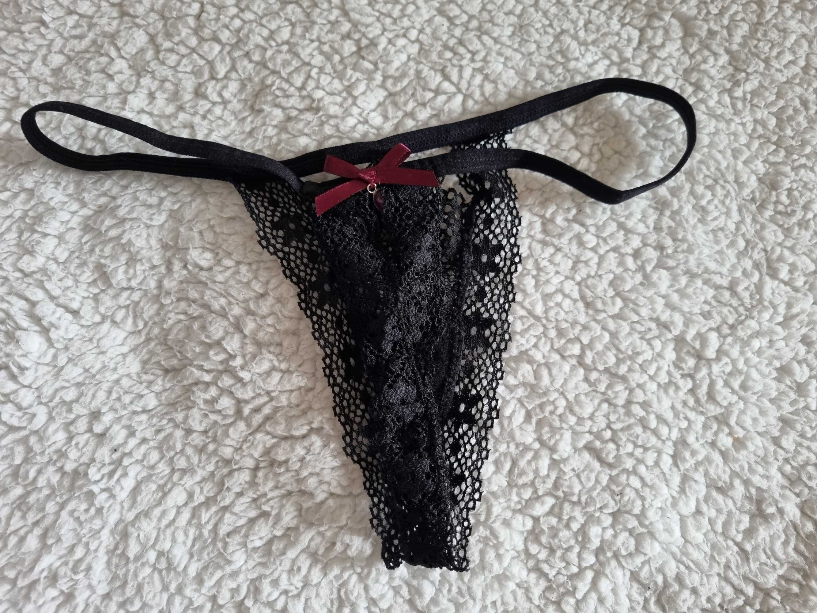 Stringi S koronkowe
