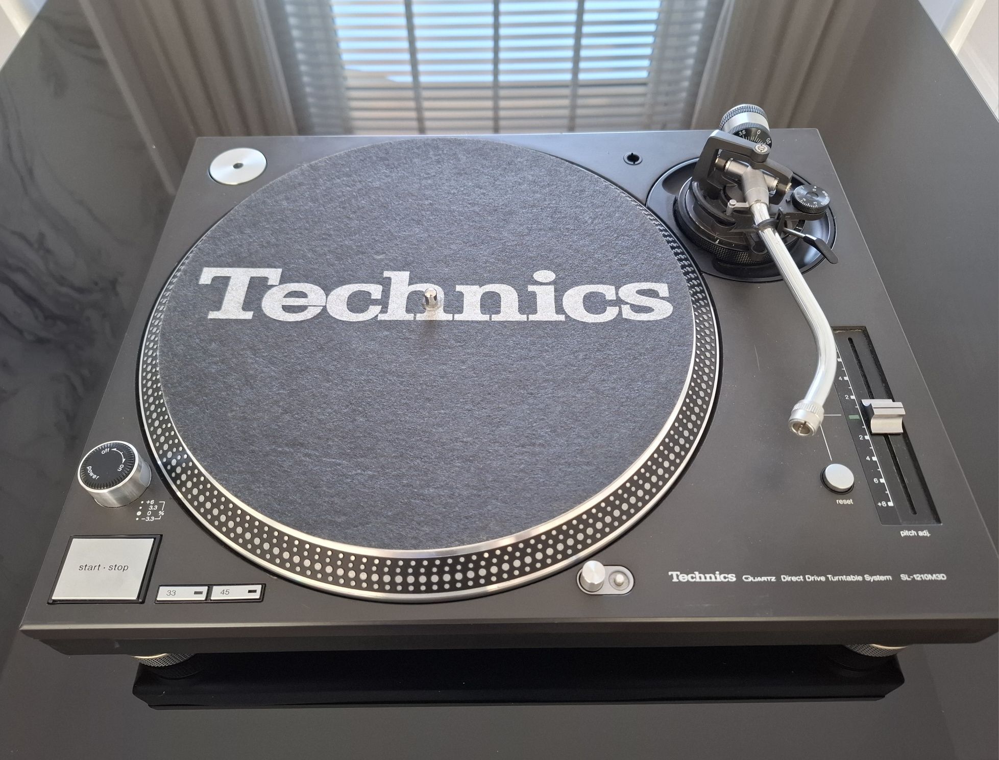 Gramofon Technics SL1210 MK3d