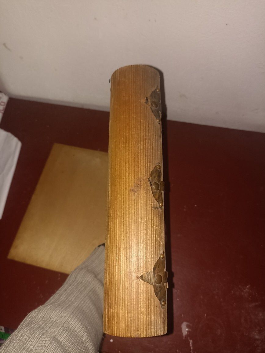 Stara drewniana szkatułka, książka, do naprawy