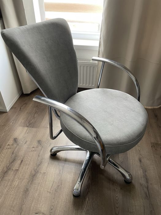 Перукарське крісло (гідравліка під ремонт)