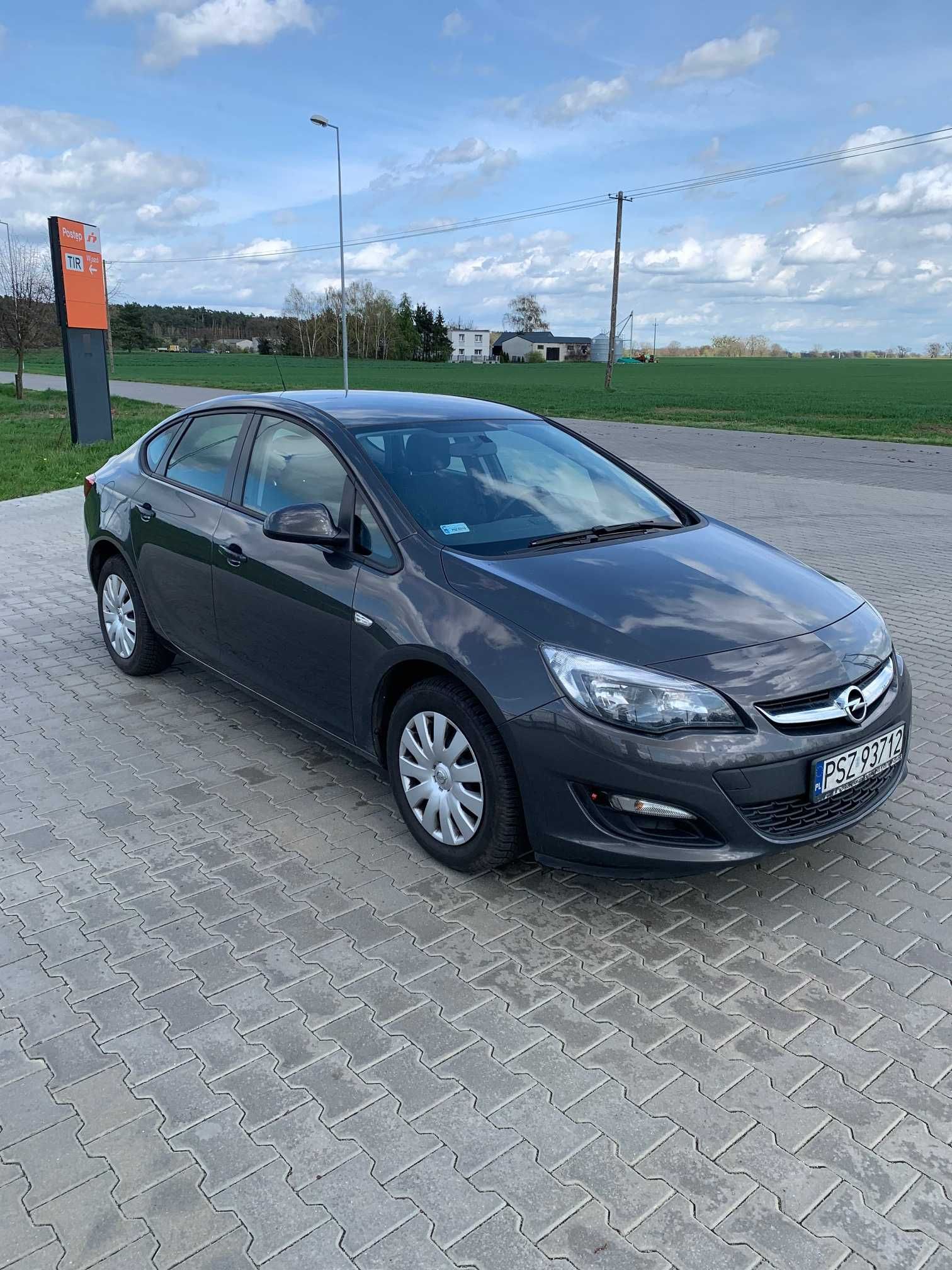 Opel Astra 2015 · 156 000 km · Benzyna+LPG · salon PL · bezwypadkowy