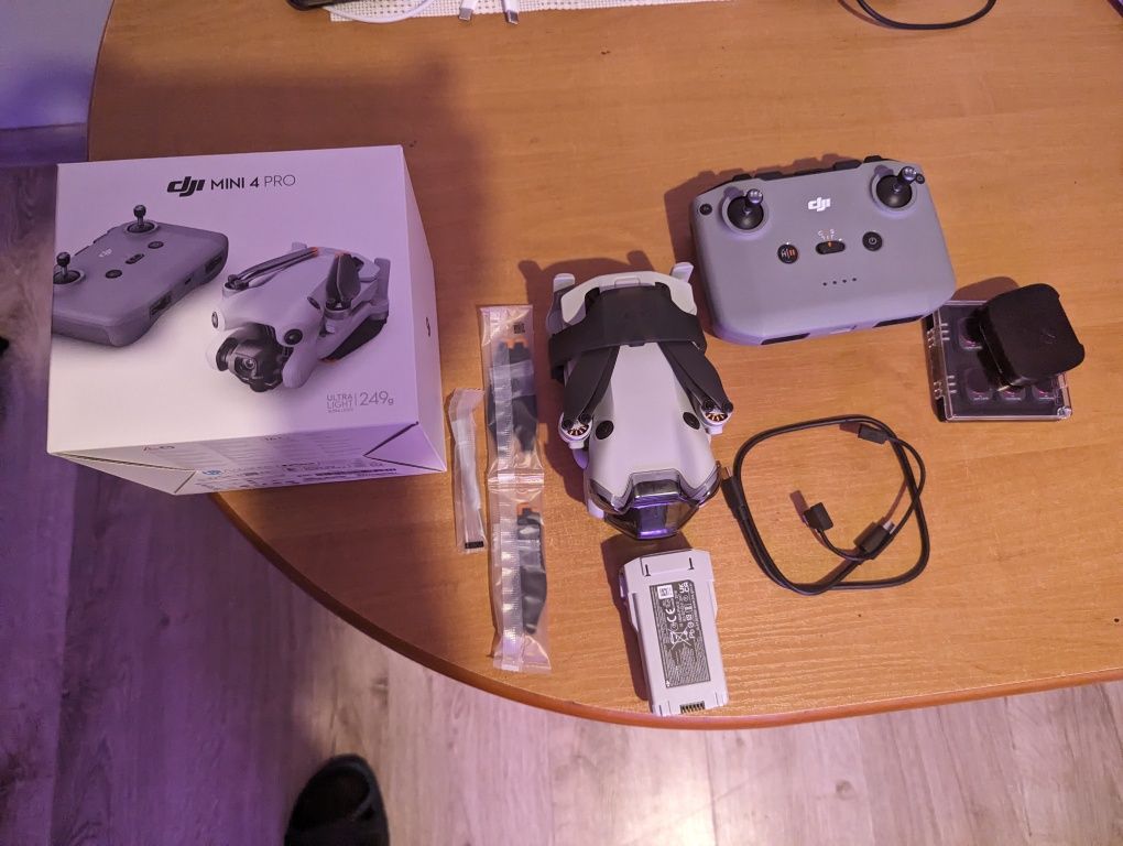 DJI Mini 4 Pro jak nowy + filtry + torba