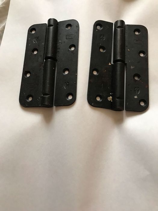 Завіси дверні міцні, нові, чорного кольору. Ціна за 1 штуку