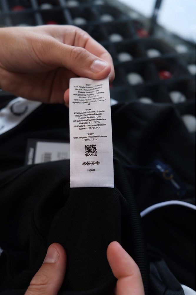 Олімпійка fred perry на лампасах